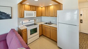 Private kitchen - Ground Floor Studio, Beach Access, Pool & Hot Tub! (Lincoln City)