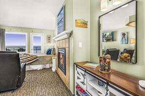 Interior - Ground Floor Queen Studio - Ocean View - Pool and Hot Tub! (Lincoln City)