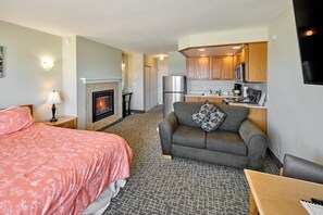 Iron/ironing board, WiFi, bed sheets - Corner Queen Fireplace Studio - Ocean View + Pool! (Lincoln City)