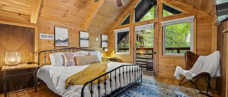 3 Schlafzimmer, Schreibtisch, Bügeleisen/Bügelbrett, Reisekinderbett