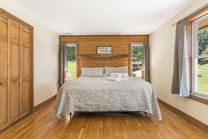 6 slaapkamers, een strijkplank/strijkijzer, gratis wifi, beddengoed