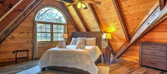 Hot Tub, Game Room & Valley Views + Biltmore Pass | Peaceful Mountain Lodge