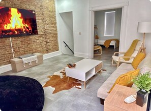 Living area - The Grove Haus (St. Louis)