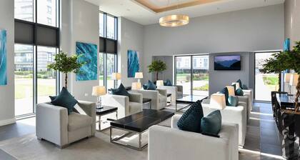 Kent Breath-Taking VIEW 2BD/2BA With Free Parking