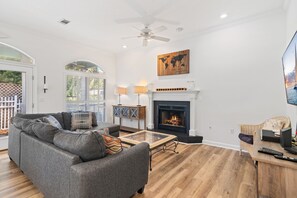 TV, fireplace