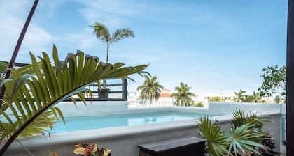 Maui Hostel - Adults Only