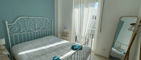 2 bedrooms, desk, iron/ironing board, travel cot