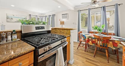 Cozy City Center 2BR Apartment Near Los Angeles