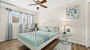 2 bedrooms, iron/ironing board, WiFi (free), bed sheets