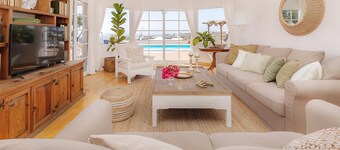 Amazing 3 bedroom Ocean view with pool