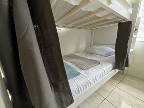 Free WiFi, bed sheets