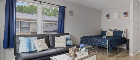 1 habitación, tabla de planchar con plancha, wifi gratis y ropa de cama