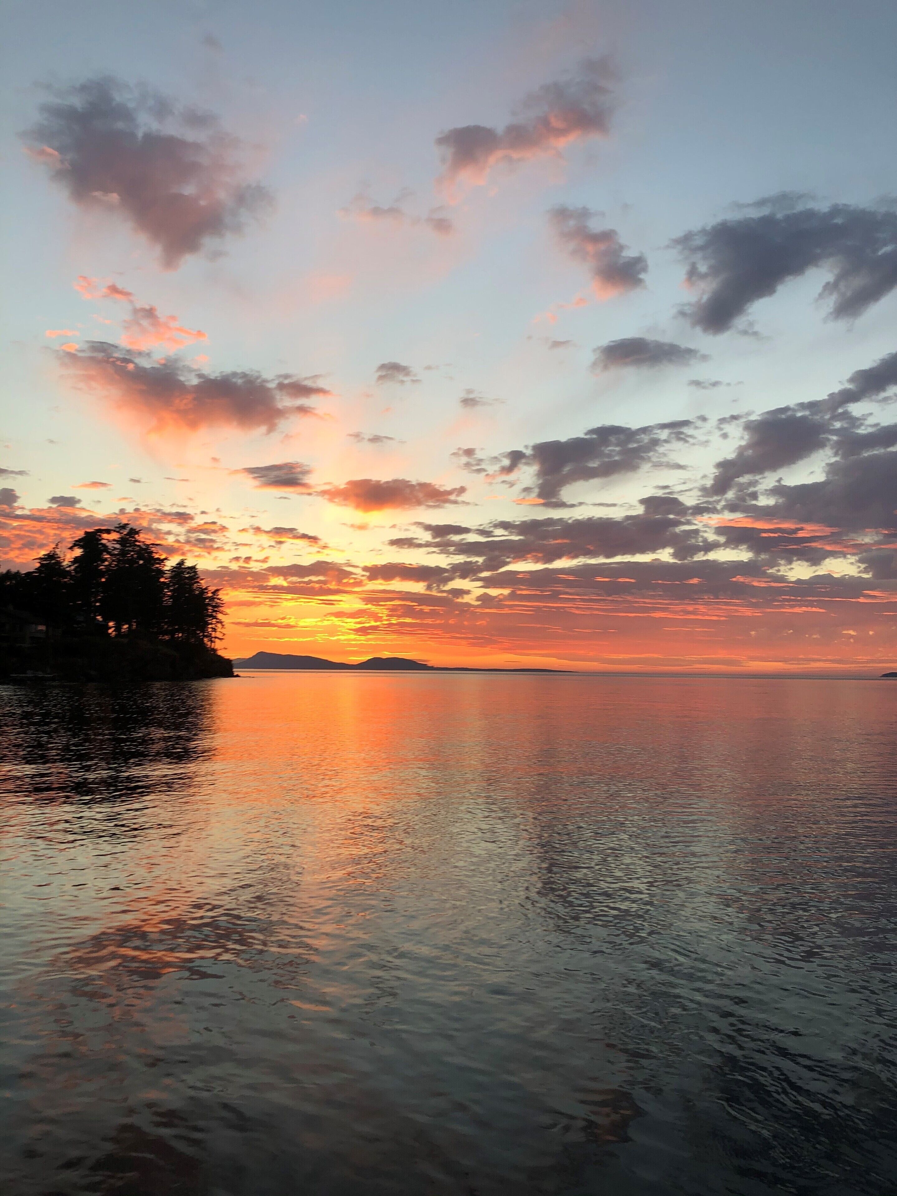 North Shore Retreat: Community Dock, Beach, Tennis, Pickleball Courts