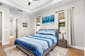 4 bedrooms, desk, iron/ironing board, travel cot - Luxury Pool & Spa! Sunny Cape Coral Getaway (Cape Coral)