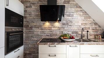 Fridge, microwave, oven, stovetop