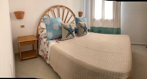 1 Schlafzimmer, Reisekinderbett, kostenloses WLAN, Bettwäsche