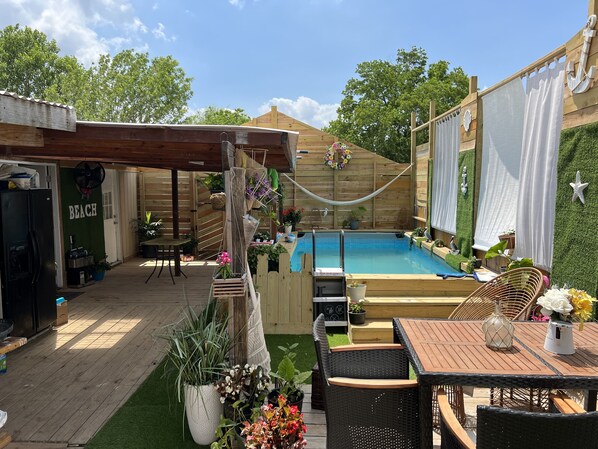 تناول الطعام بالخارج