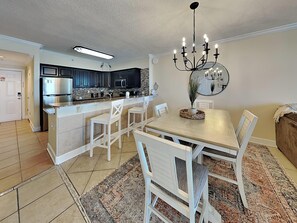 Condo, 2 Bedrooms, Balcony, Ocean View (#1805 - No Pets) | Dining
