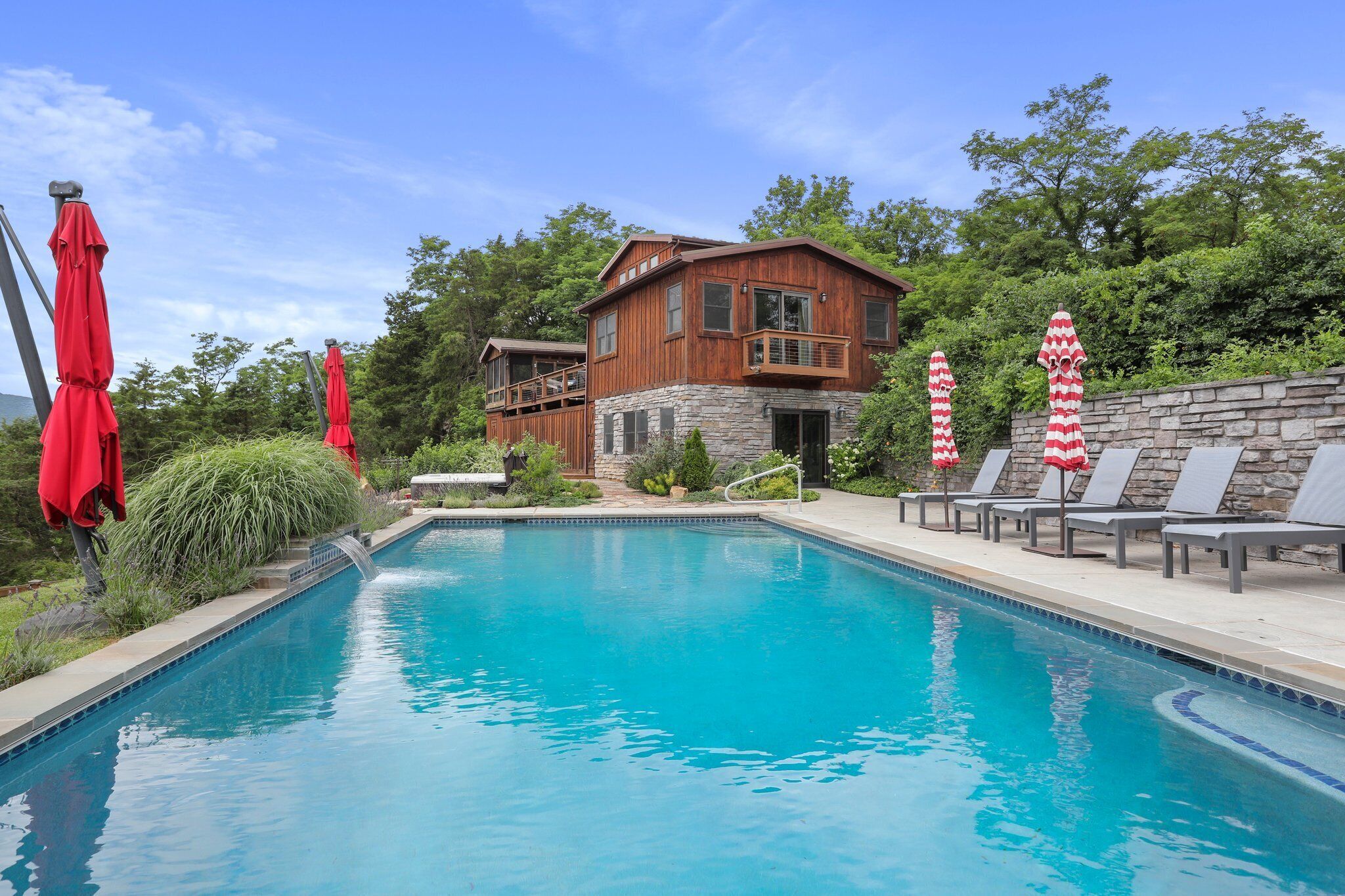 Lost City Mountain Retreat-Stunning Views/Pool/hot tub