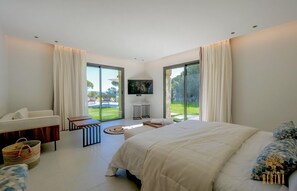 6 bedrooms, in-room safe, desk, iron/ironing board