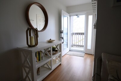 10 minute walk to the beach! Family- size condo