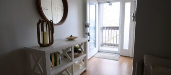 10 minute walk to the beach! Family- size condo