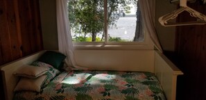 3 bedrooms, travel cot, WiFi, bed sheets