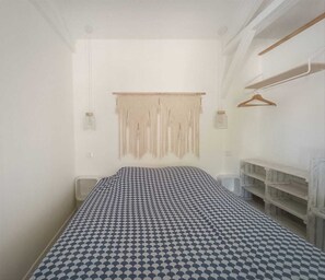 2 bedrooms, iron/ironing board