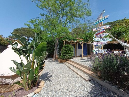 Waterfront fisherman's cottage Lou Miou