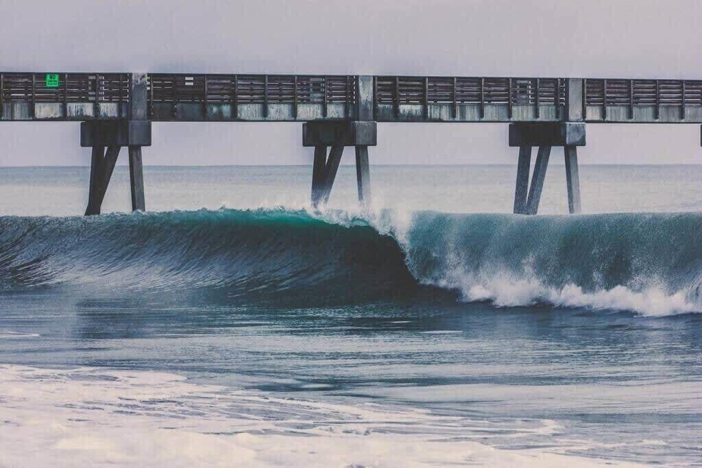 在海灘附近