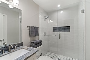 Combined shower/tub