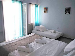 1 habitación, insonorización y tabla de planchar con plancha 