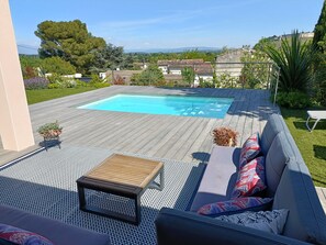Outdoor pool - Beautiful house near Avignon, superb view, 4 people (30400 - VILLENEUVE LES AVIGNON)