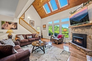 Smart TV, fireplace, offices