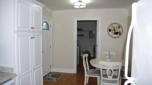 Dining - Close to everything! Old Town Bay St Louis,  Beach, New Orleans just 45 min away (Waveland)