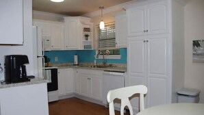 Coffee/tea maker, fridge, microwave, oven - Close to everything! Old Town Bay St Louis,  Beach, New Orleans just 45 min away (Waveland)