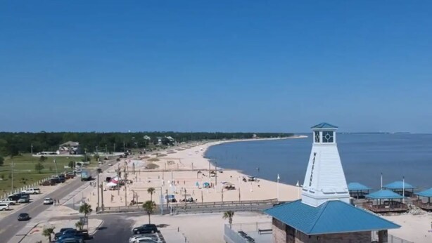 Beach nearby - Close to everything! Old Town Bay St Louis,  Beach, New Orleans just 45 min away (Waveland)