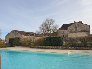 Outdoor pool - Bed and Breakfast "The Source (Conne-de-Labarde)
