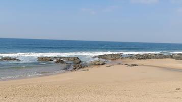 Una spiaggia nelle vicinanze