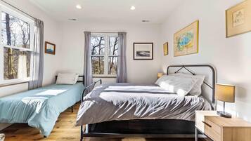2 bedrooms, iron/ironing board, travel crib, free WiFi