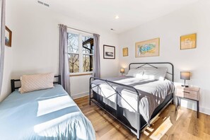 2 chambres, fer et planche à repasser, lit parapluie, Wi-Fi gratuit