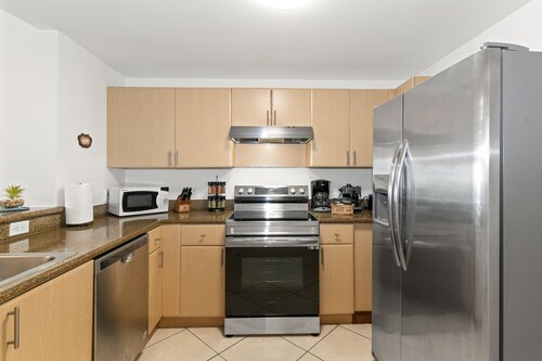 Cozy 3BR/2BA  King Bed  Free Parking  Pet-Friendly