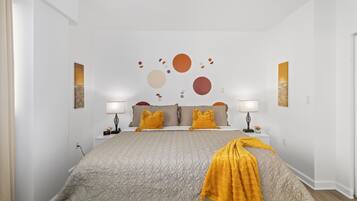 2 bedrooms, in-room safe, desk, iron/ironing board