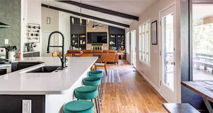 Secluded Mod Lodge - On Trail Near Waterfall - 2 King Suites!