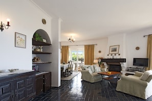 TV, fireplace - Villa Lorena with large private pool and garden (Lagos)