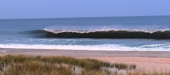 Perfect spot! Cape Cod -1 block to beach and bay with views!