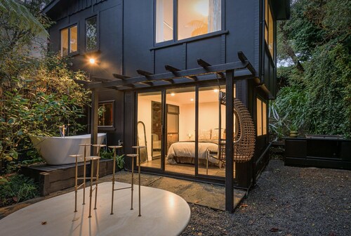 City Side Garden Sanctuary + Outdoor bath