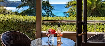 Aqua Sands  Studio 1 - Little Oneroa beachside studio