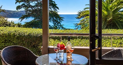 Aqua Sands Studio 1 - Little Oneroa beachside studio