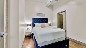 3 bedrooms, desk, iron/ironing board, WiFi - Amyfinehouse | Breakfast + Valet + Gym + Group Stay (Dallas)
